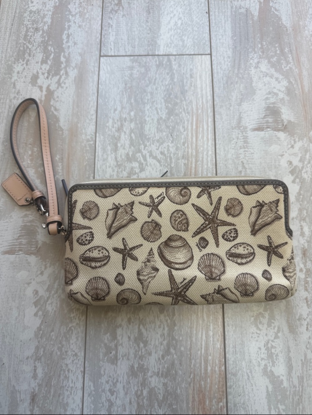 COACH Wallet Wristlet Beach Shell Print